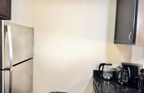 Miracle Mile Appartement | Cozy and Stylish Unit