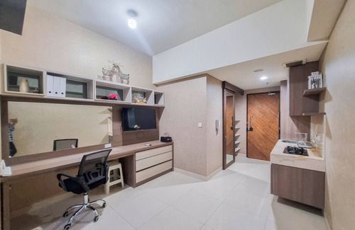 Catur Tunggal Appartement | Cozy And Warm Studio Room At Uttara The Icon Apartment