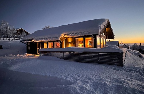Etnedal Maison | Cozy and welcoming cottage with beautiful panoramic views over the countryside.
