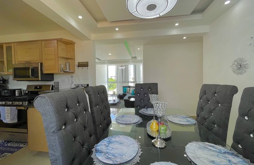 Guaricano Appartement | Cozy Apartment with Pool View 10 minutes USA Embassy