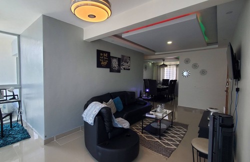 Guaricano Appartement | Cozy Apartment with Pool View 10 minutes USA Embassy