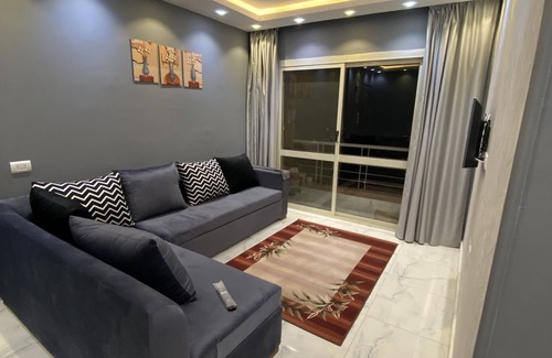 Agouza Appartement | Cozy apartment in degla palms compound