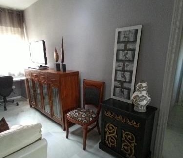 Doctor Barraquer-Grupo Renfe-Policlinico Appartement | Cozy apartment & free parking