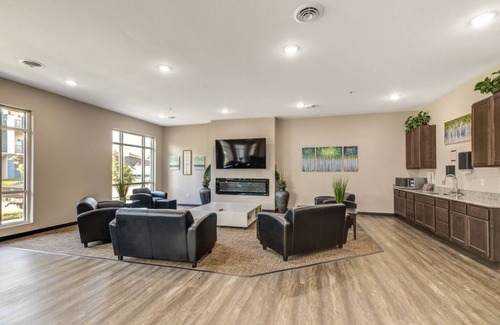Mankato Maison | Cozy Apartment in Clubhouse building at Woodside Apartments