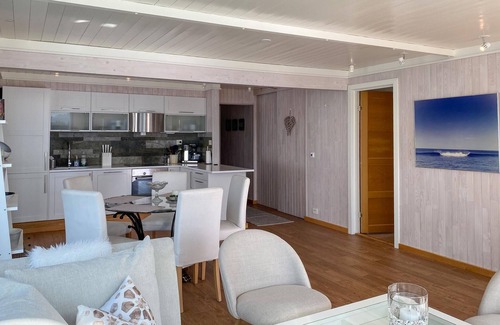 Ulstein Municipality Appartement | Cozy apartment in Gurskøy with sauna