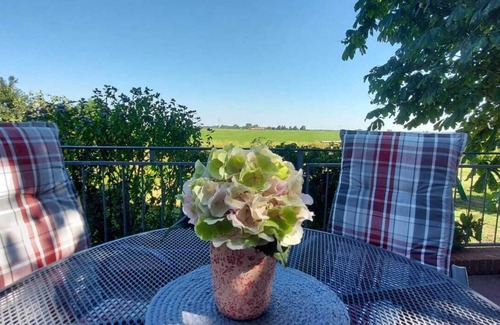 Krummhoern Appartement | Cozy apartment in Pilsum with a wonderful view of East Frisia's vastness.
