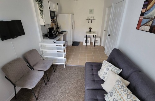 Orlando Appartement | Cozy Apartment in S Orlando, approx. 20 minutes away from Disney and Universal.