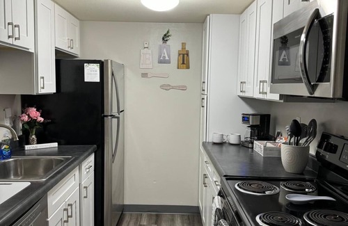 Monroeville Appartement | Cozy apartment in superb Monroeville with fitness room, WiFi, AC