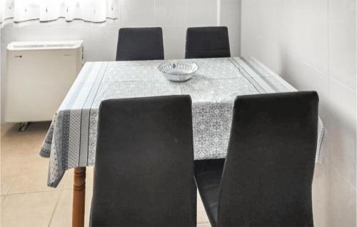 Monte Appartement | Cozy Apartment In Santander With Kitchen