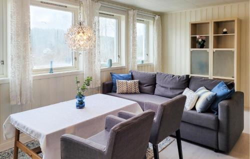 Sveio Appartement | Cozy Apartment In Sveio With Kitchen