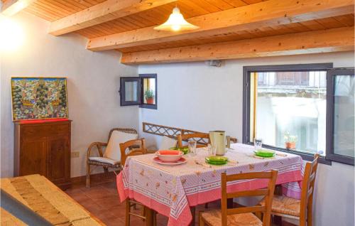 Tusa Appartement | Cozy Apartment In Tusa With Kitchen