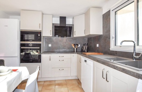 Vinassan Appartement | Appartement confortable à Vinassan avec.