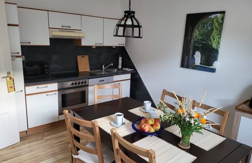 Sachsenhausen Copropriété | Cozy apartment on the 1st floor, near Edersee, good infrastructure, pet-friendly.