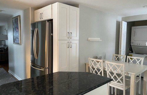 Downers Grove Appartement | Cozy apartment right in Downtown Downers Grove