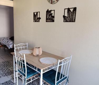 Riberac Maison | Cozy apartment, WiFi, garage, quiet city center