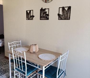Riberac Maison | Cozy apartment, WiFi, garage, quiet city center