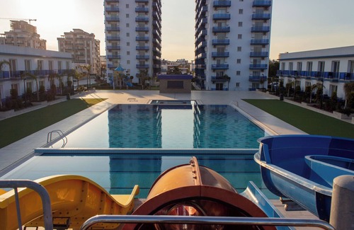 Trikomo Appartement | COZY APARTMENT WITH AMAZING SEA VIEW IN THE BUSTLING LONG BEACH