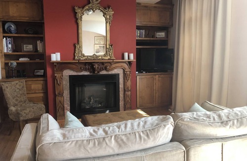 Wabasha Copropriété | Cozy apartment with balcony that overlooks downtown Wabasha!
