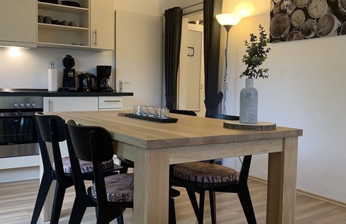 Glindfeld Appartement | Cozy apartment with balcony in the Rothaargebirge, right next to the forest