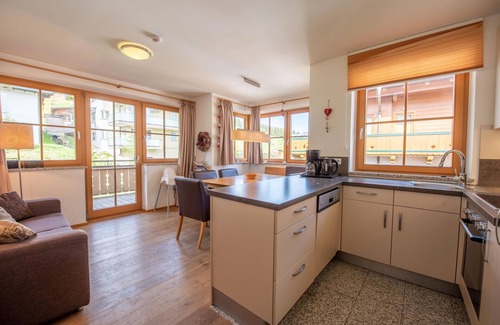 Hochkrimml Appartement | Cozy apartment with mountain view and close to the lift in the Zillertal Arena