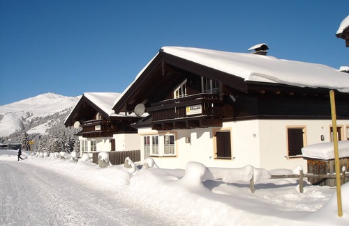 Hochkrimml Appartement | Cozy apartment with mountain views and proximity to the lift in the Zillertal Ar
