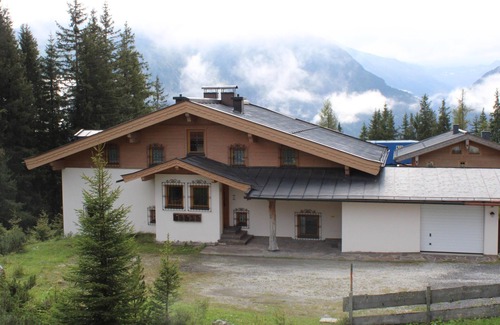 Hochkrimml Appartement | Cozy apartment with mountain views and proximity to the lift in the Zillertal Ar
