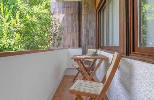 Nueva Espana Appartement | Cozy apartment with pool and garage