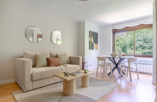 Nueva Espana Appartement | Cozy apartment with pool and garage