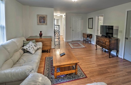 Dexter Appartement | Dexter Apt par ITS 85 Trail / .5Mi jusqu'au lac Wassook