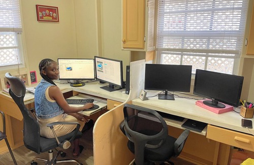 Bridgetown Maison | Cozy Apt centrally located, walking distance to beach, Bakeries & Supermarkets