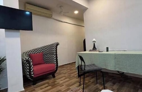 Khar Appartement | Cozy Apt off Carter Rd Bandra W