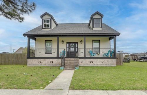 Arabi Maison | Cozy Arabi Home with Yard about 6 Mi to French Quarter!