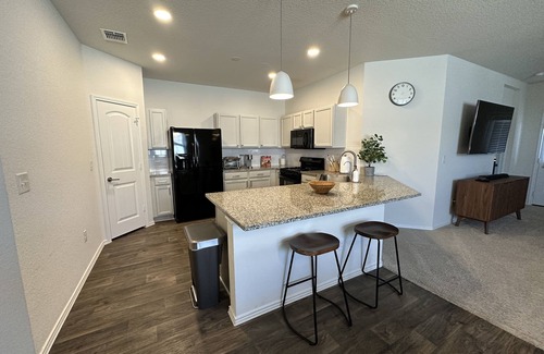 Austin Maison | Cozy Austin Modern Home near Tesla