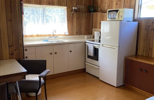 Saint Omer Maison | Cozy Bach in the Marlborough Sounds, Great Fishing Location