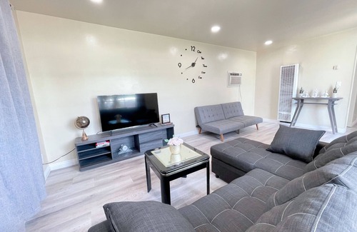 El Monte Maison | Cozy back house w/self checking in the heart of LA Full Kitchen, Wifi