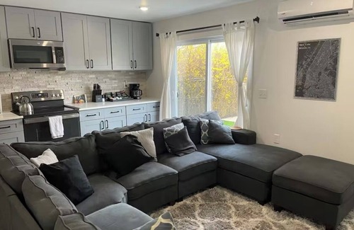 Elizabeth Maison | Cozy Backyard Oasis near EWR/NYC/American Dream Mall