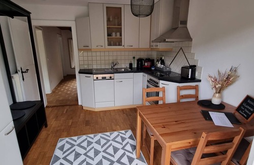 Toster Appartement | Cozy balcony apartment for 4 people with a view of the castle & mountains