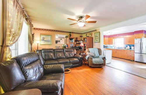 Malta Maison | Cozy Ballston Spa Home w/ Fenced Yard!