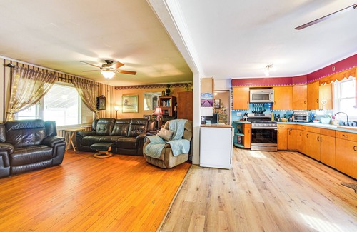 Malta Maison | Cozy Ballston Spa Home w/ Fenced Yard!