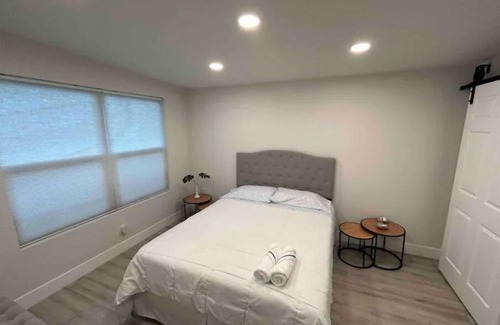 Orange City Maison | Cozy Barndominium 1Bdm/1Bth+loft