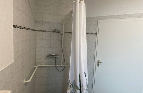 Neukalen Appartement | Cozy barrier-free apartment near the Peene - comfort for two