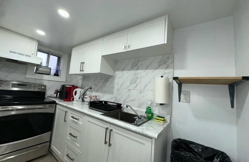 Islington - City Centre West Appartement | Cozy Basement Retreat - Free Parking in Etobicoke