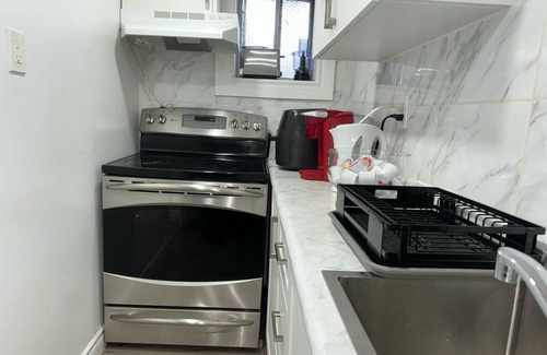 Islington - City Centre West Appartement | Cozy Basement Retreat - Free Parking in Etobicoke