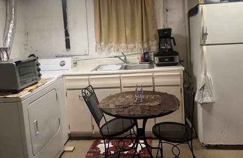 Clinton Appartement | Cozy Basement Studio w/Amenities