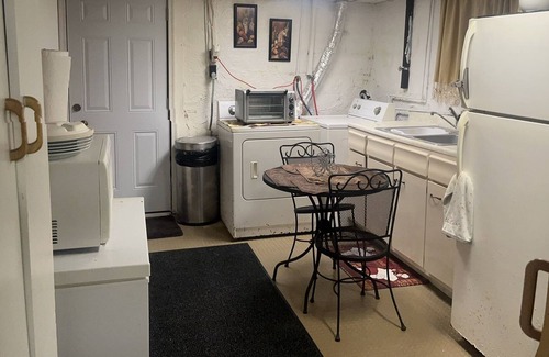 Clinton Appartement | Cozy Basement Studio w/Amenities
