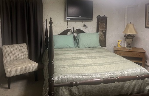 Clinton Appartement | Cozy Basement Studio w/Amenities