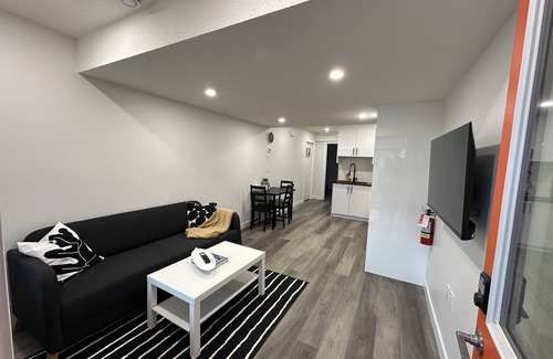 Sage Hill Maison | Cozy basement suite with private entrance