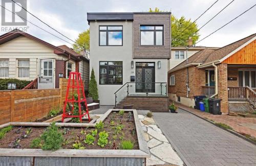 Woodbine - Lumsden Appartement | Cozy Basement with Patio and Parking - 20mins to Downtown and Beach!