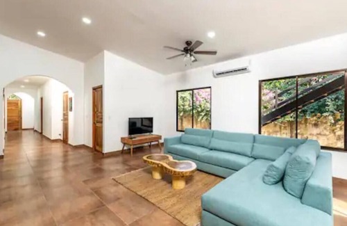 Playa Grande Maison | Cozy beach house, partial view, 2 mn walk to beach
