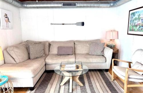 Momauguin Maison | Cozy Beach - Direct Waterfront!